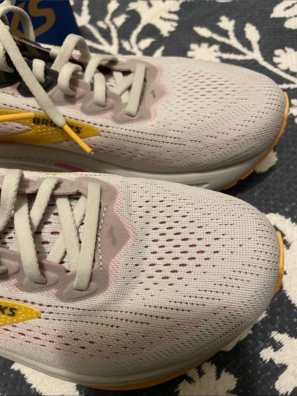 Brooks Ghost 17 Women's Neutral Running Shoes in Oyster/Apricot/Pink colors
